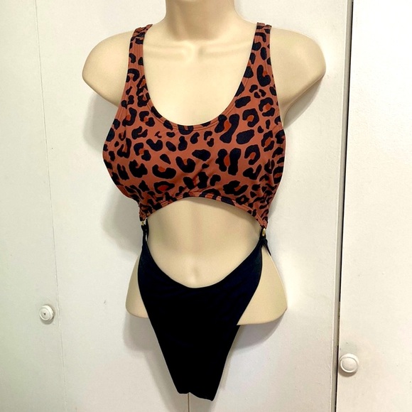 Leopard Cheetah Swimsuit Monokini  Swimwear Women One-Piece Metal Rings Medium - Picture 4 of 14